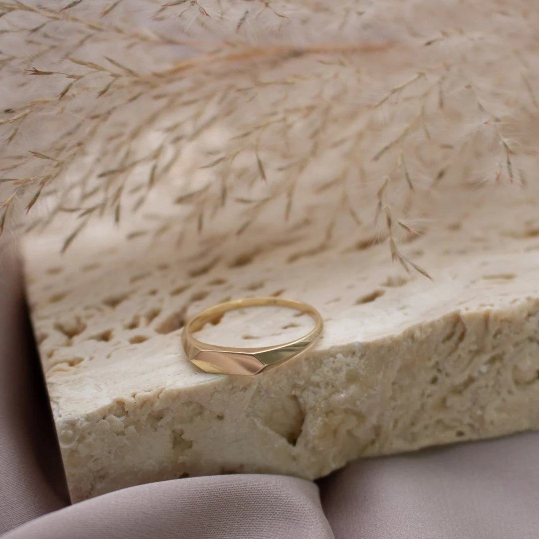10K YELLOW GOLD SLIM SIGNET RING