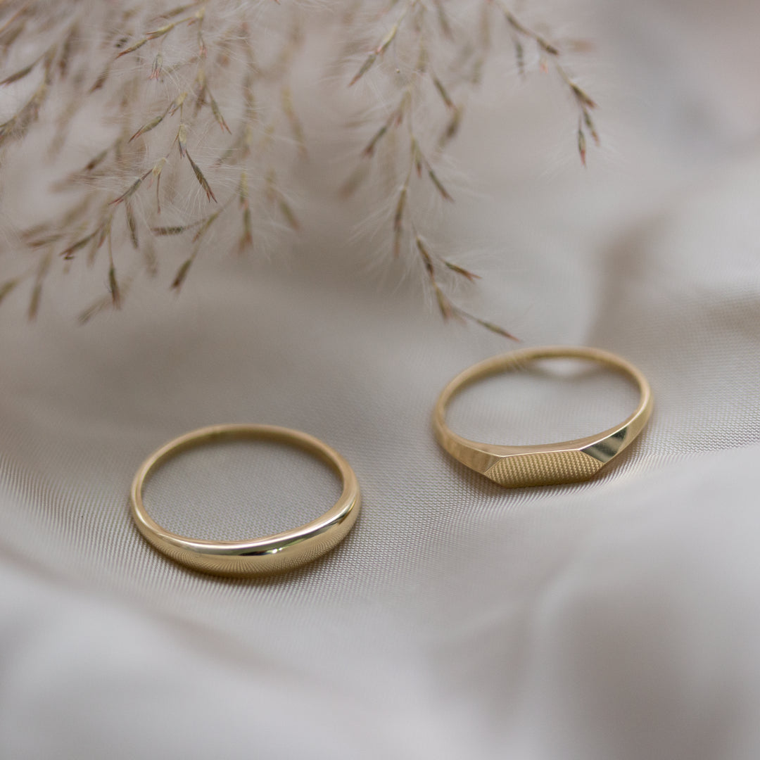 10K YELLOW GOLD SLIM SIGNET RING